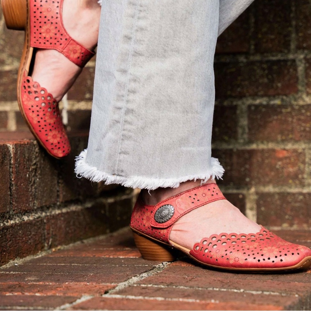 Rieker Women's Red Floral Cutout Shoes Size 8.0 EU 39